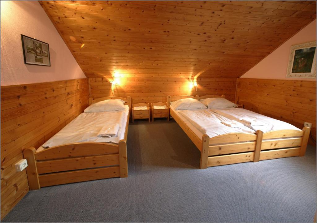 Valassky Senk Otel Vizovice Oda fotoğraf